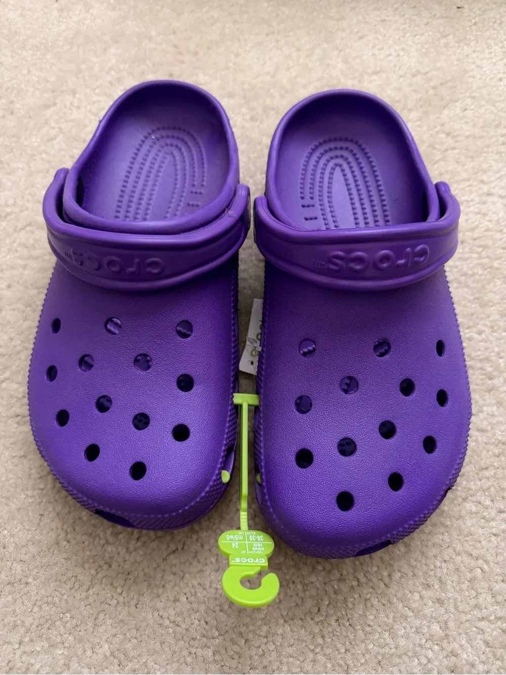 NWT Crocs Classic Clogs Neon Purple Women’s Size 8 - Picture 1 of 5